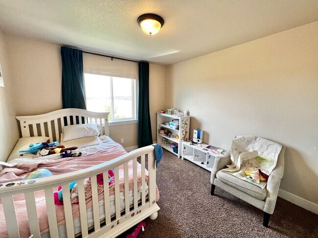 Building Photo - Beautiful 5 Bed House in North Fort Collins!