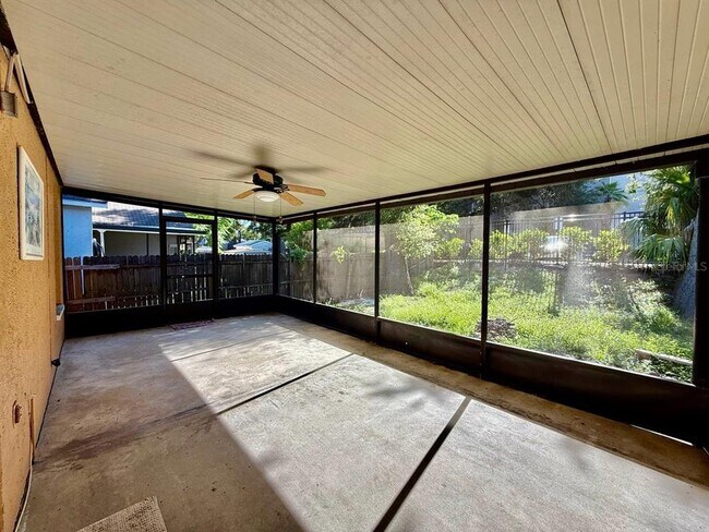 Building Photo - 8711 Busch Oaks St