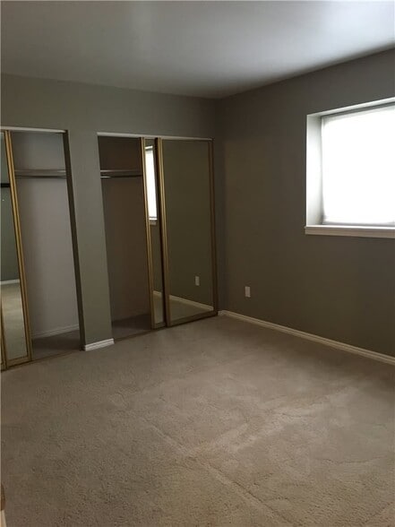 Building Photo - 1650 Upper Iron Horse Loop Rd