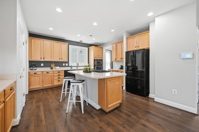 Building Photo - 2530 Transom Pl