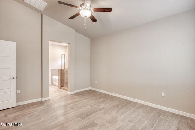 Building Photo - 14929 Tierra Crystal Ave