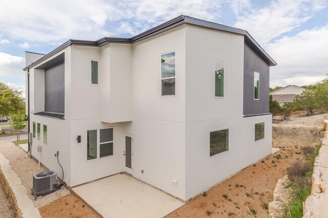 Building Photo - 21515 Patton Ave