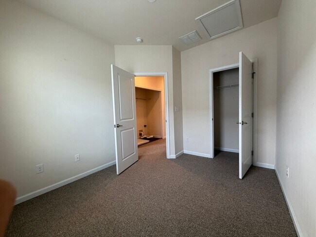 Building Photo - 602 Consolvo Pl