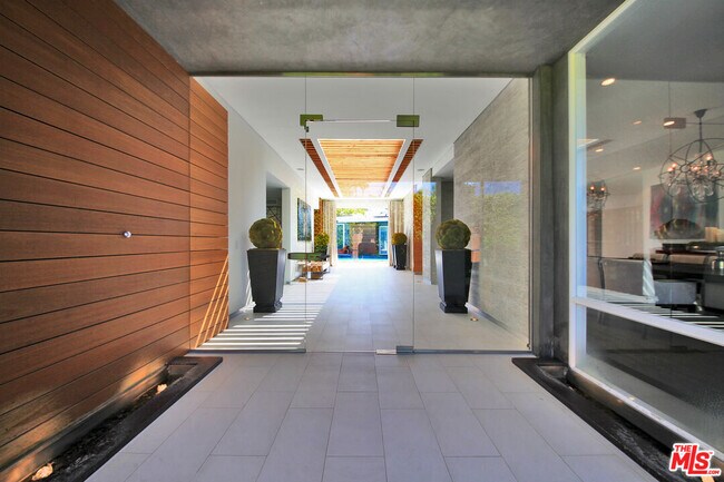 Building Photo - 3054 Elvido Dr
