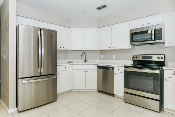 Building Photo - 2315 Bay Leaf Dr