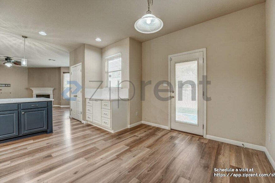 Building Photo - 706 Green Vista Ct