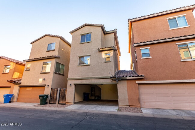 Building Photo - 2031 N 77th Ln