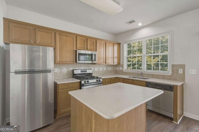 Building Photo - 3525 Moor Pointe Dr