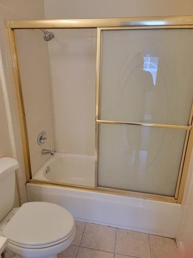 Building Photo - Freshly Updated 2BD/1.5BA Condo in Auburn ...