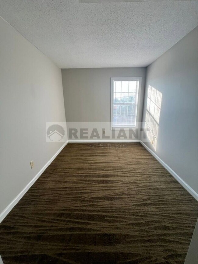 Building Photo - 405 N Lexington Ave