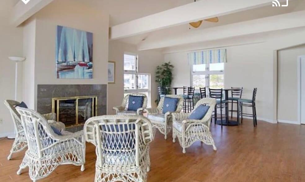 Building Photo - 222 Island Cove Ct
