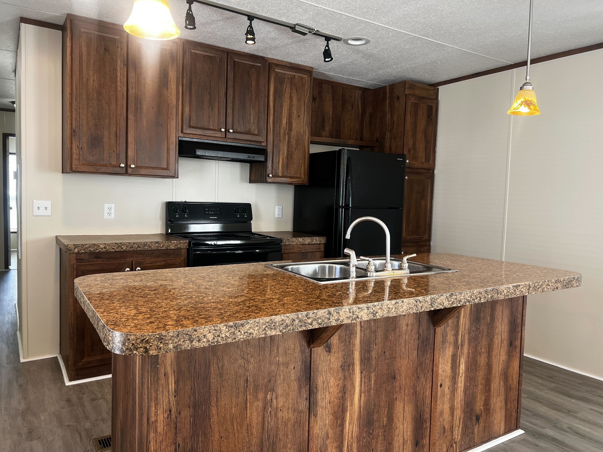 Building Photo - 709 N Collins Fwy