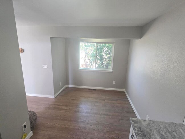 Building Photo - 3-bedroom, 2.5 bathroom home across the street from Twin Lakes