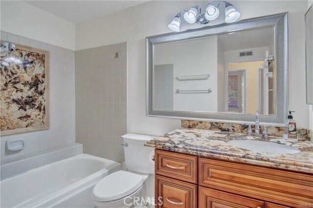 Building Photo - 2571 Plaza del Amo