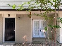 Building Photo - 1401 Airline Dr