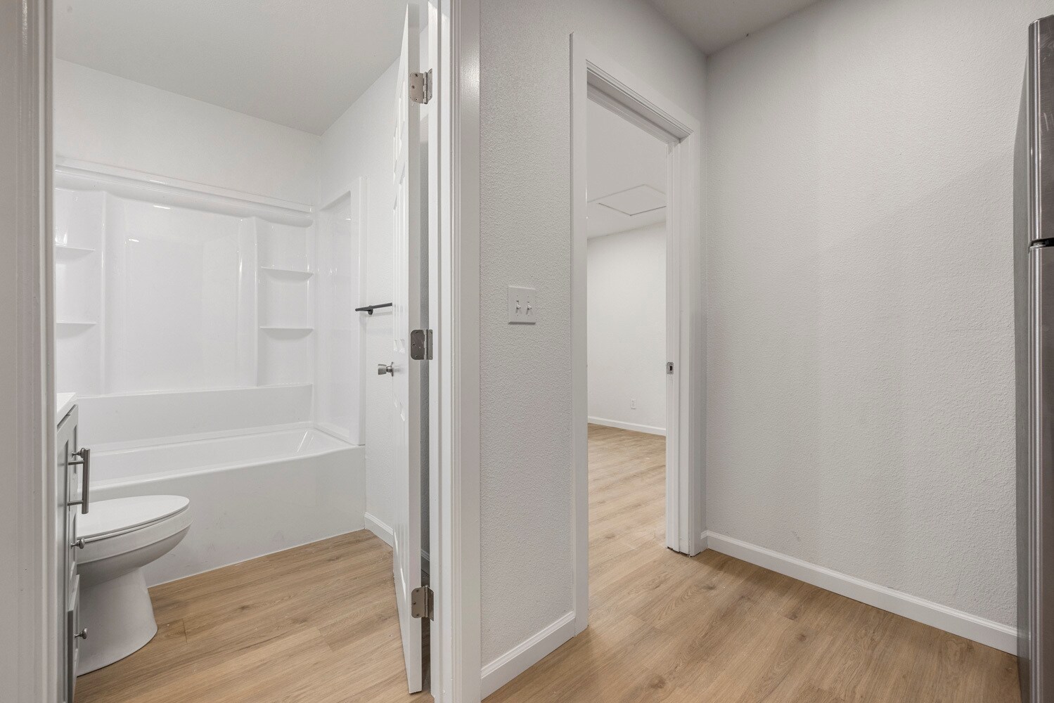 Building Photo - 214 Kimble St