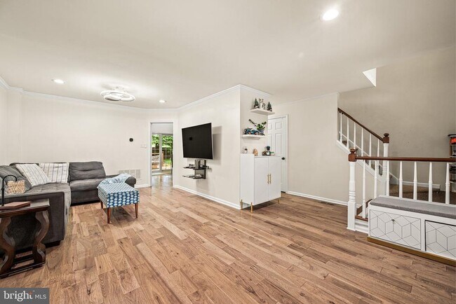 Building Photo - 705 Shippen Dr