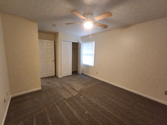 Building Photo - 6926 Silverton Ave