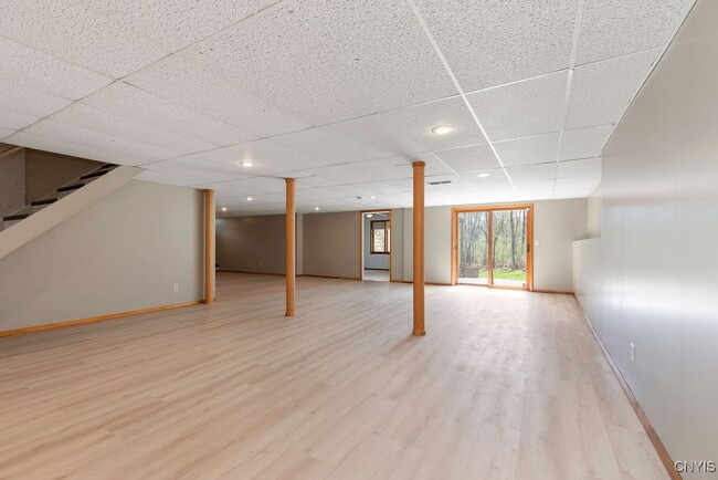 Building Photo - 3293 Greenleafe Dr