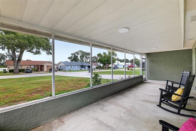 Building Photo - 3701 Feather Dr
