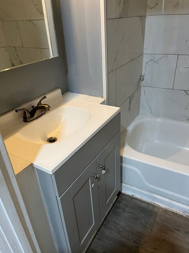 Building Photo - 2635 Royal St