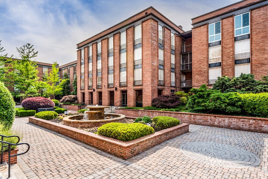 Building Photo - 1400 Kenesaw Ave