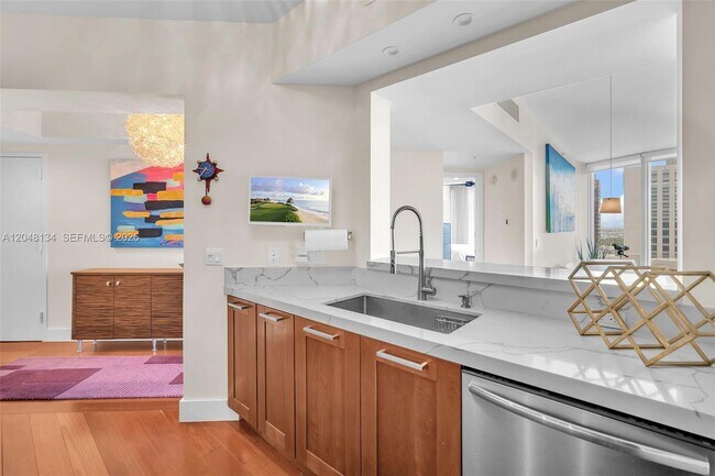 Building Photo - 333 Las Olas Way