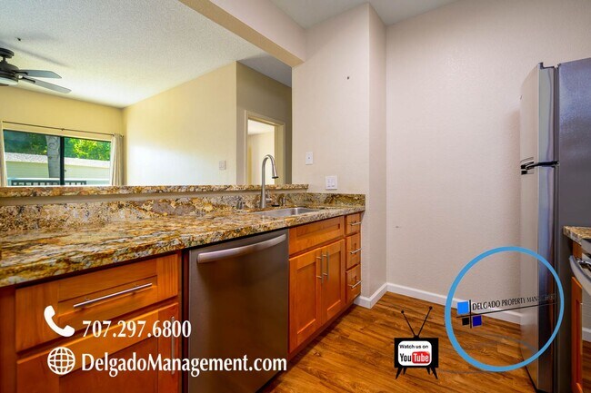 Building Photo - Glen Cove downstairs condo!