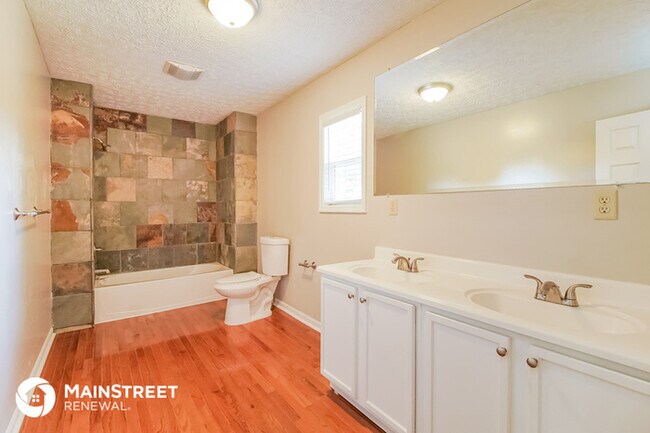 Building Photo - 3663 Central Ave