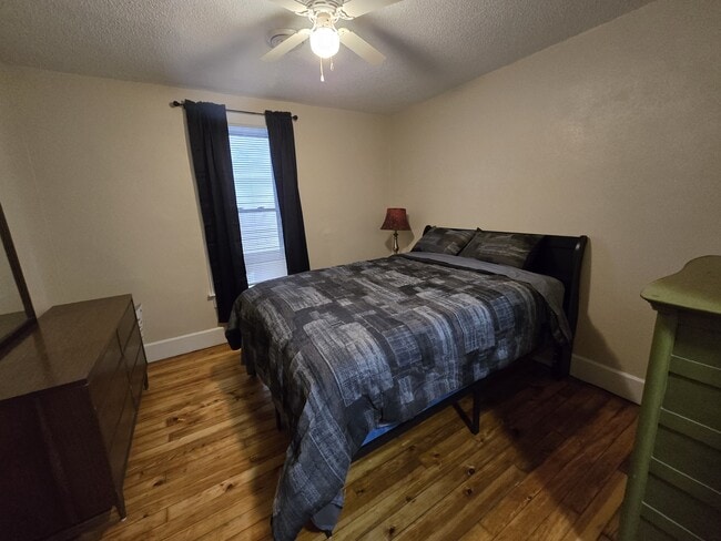 Building Photo - 2017 Windsor Ave