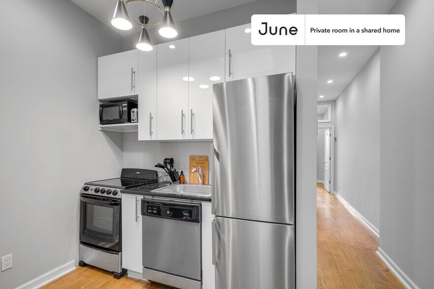 Building Photo - Room in Shared 3 bed/1 bath home in Upper East Side