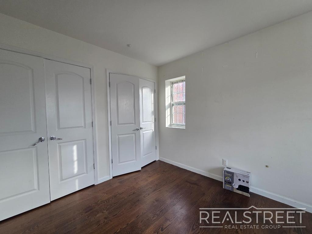 Building Photo - 44th Avenue