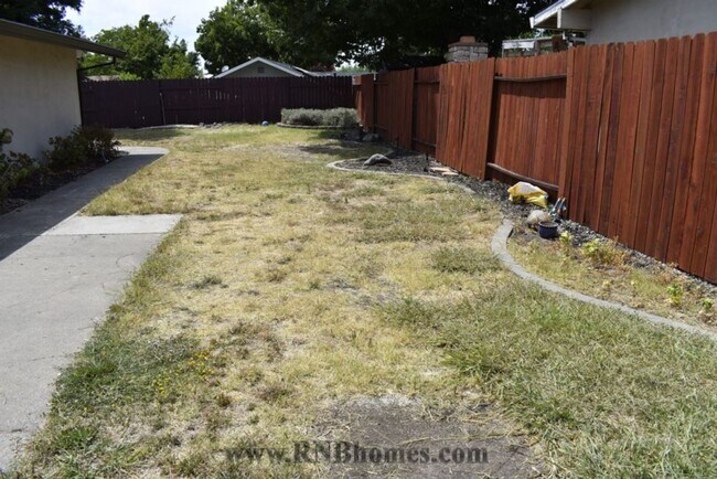 Building Photo - 5578 Coronado Way