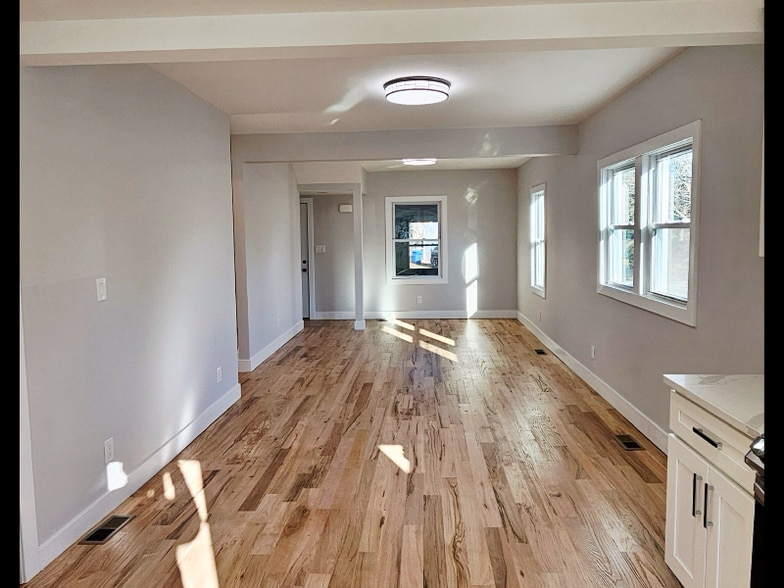 Building Photo - 149 Walnut St