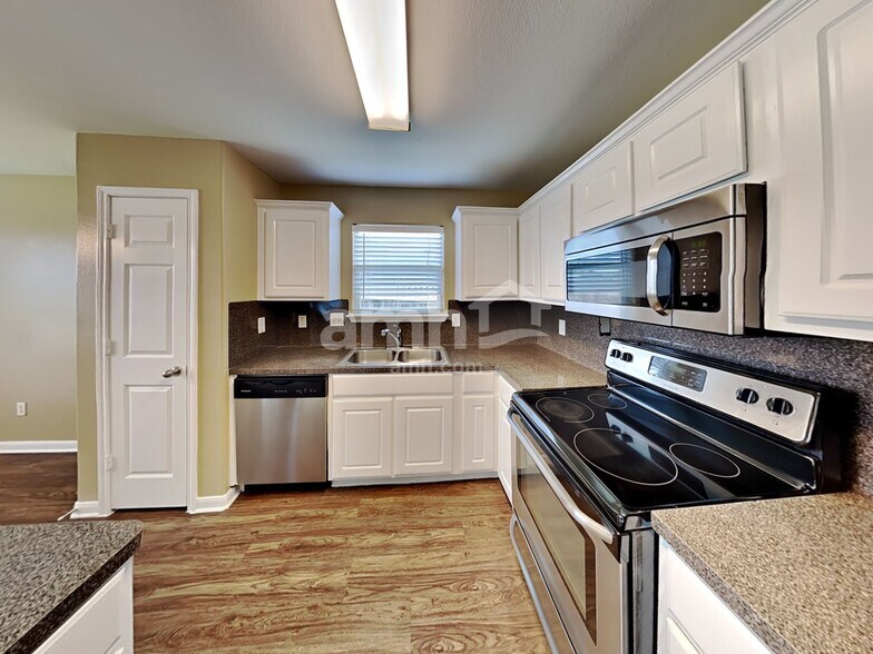 Building Photo - 3926 Cloudbluff Ln