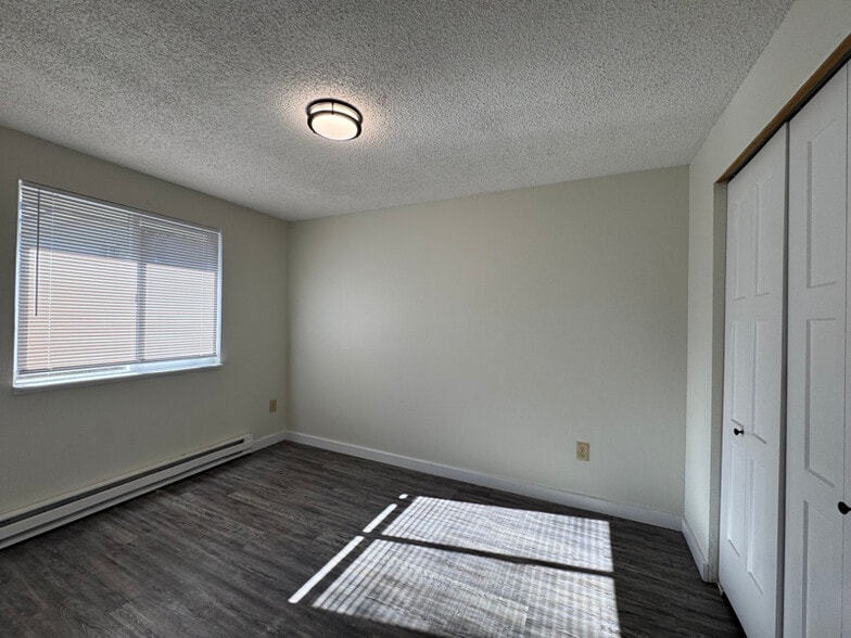 Building Photo - 2132 E Cataldo Ave