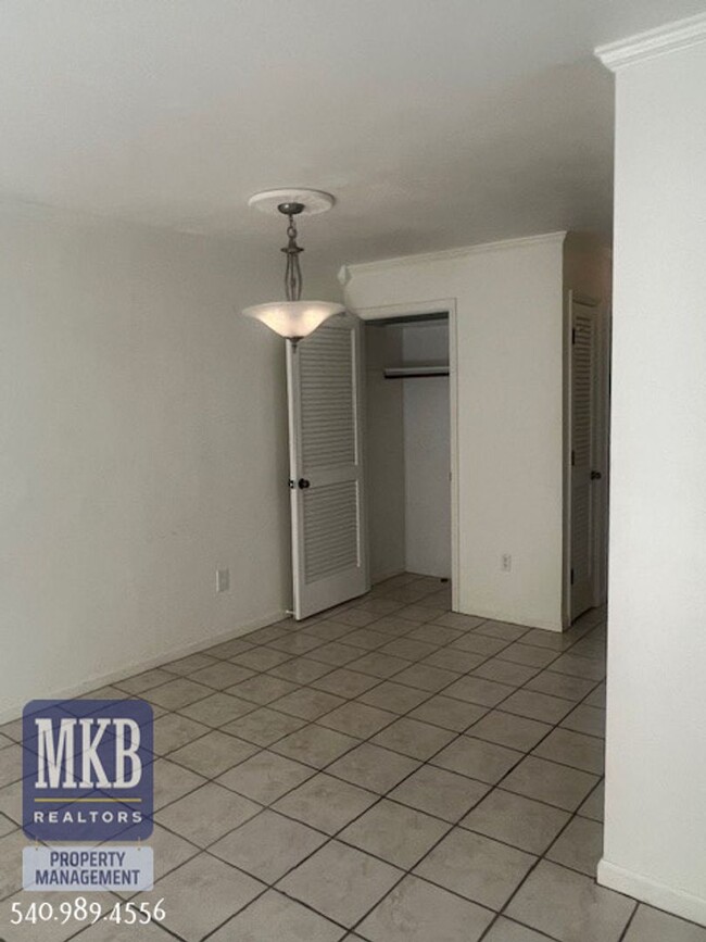 Building Photo - 1 Bedroom 1 Bath Condo at Ridgewood Farms ...