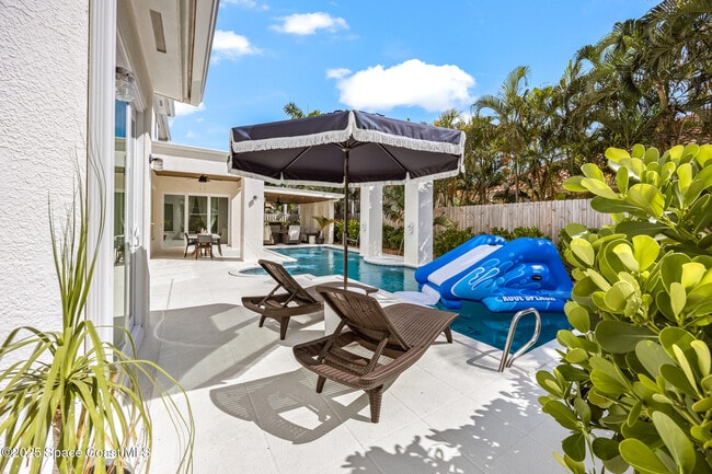 Building Photo - 385 Newport Dr