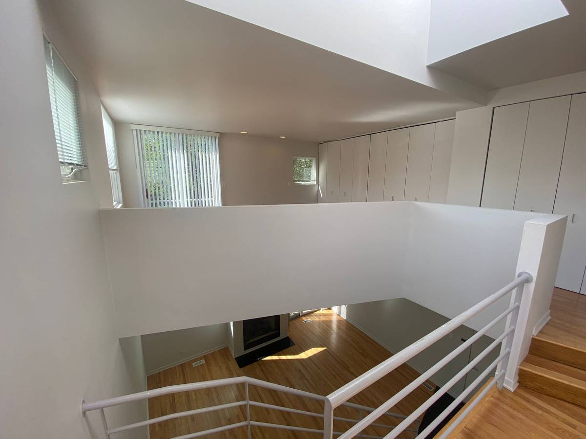 Building Photo - 2212 W Augusta Blvd