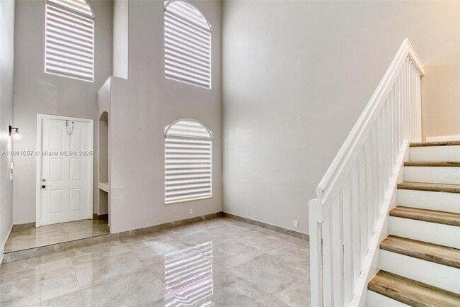 Building Photo - 3810 SW 51st St