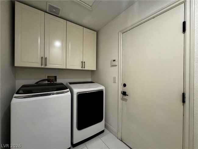 Building Photo - 956 Puerta Del Sol Dr