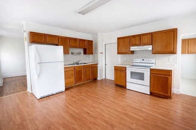 Building Photo - 218 N George St