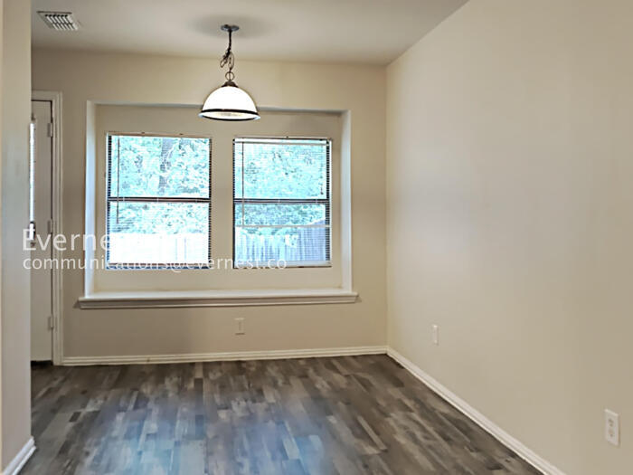 Building Photo - 320 Ezekial Ave