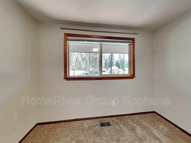 Building Photo - 13625 N Regal Ct