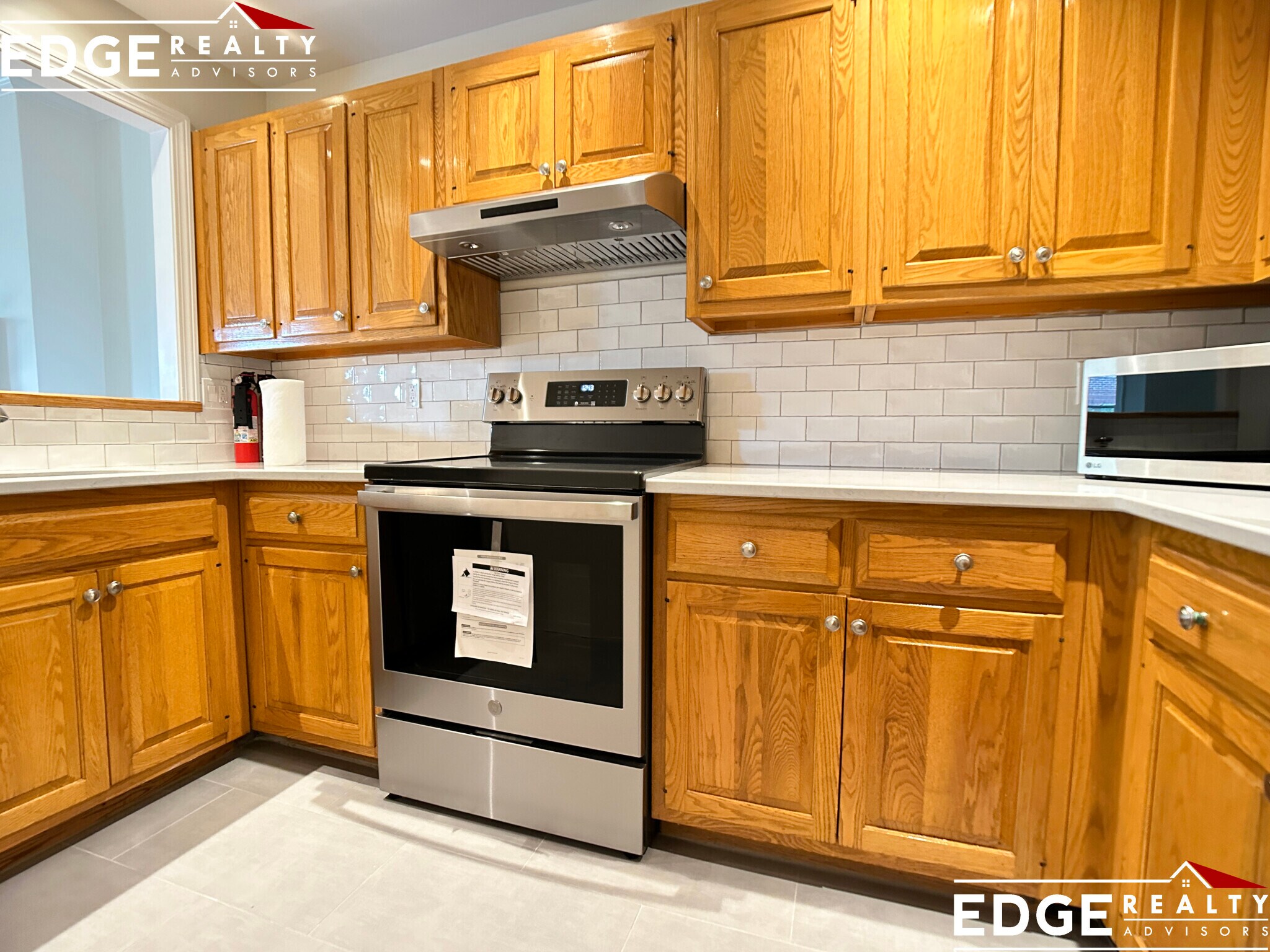 Building Photo - 43 Carlton St