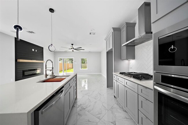 Building Photo - 10113 Porto Rico Rd