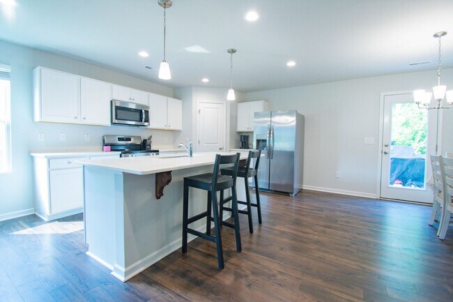 Building Photo - Coming Soon! 4 Bedroom 3 Bathroom- Dogs Okay!