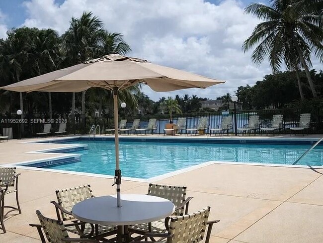 Building Photo - 9457 Palm Cir N