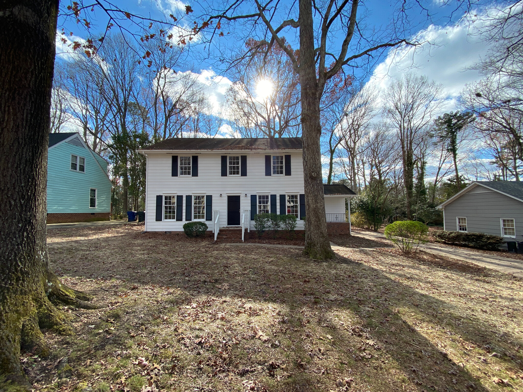 Building Photo - Room in House on Woods Ream Dr