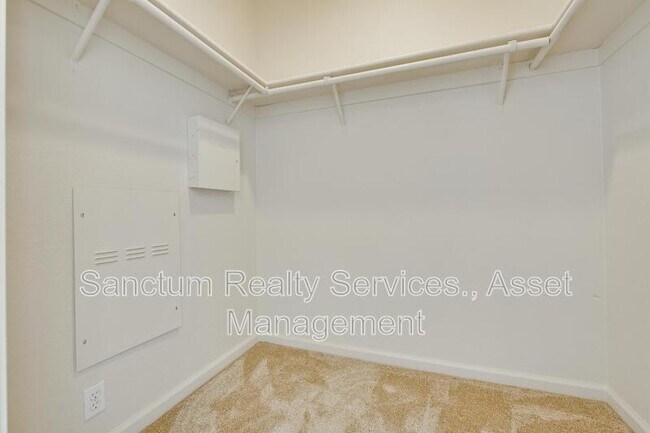 Building Photo - 894 Font Ter